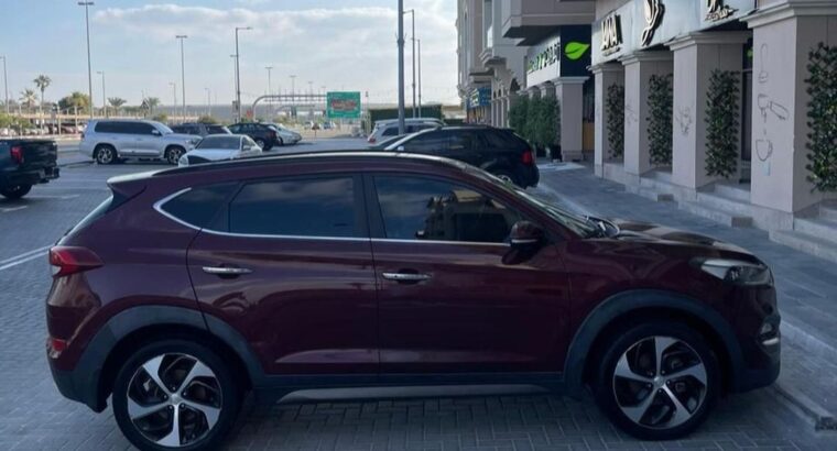 Hyundai Tucson full option 2016 Gcc for sale