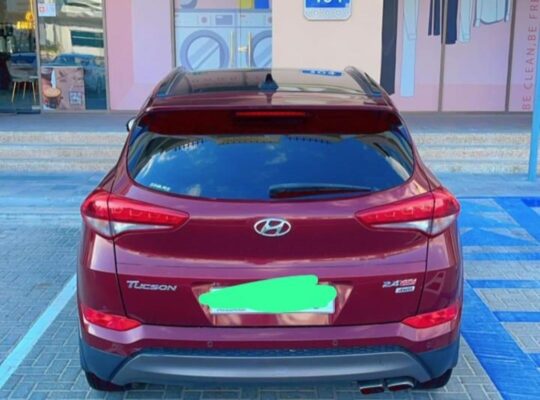 Hyundai Tucson full option 2016 Gcc for sale