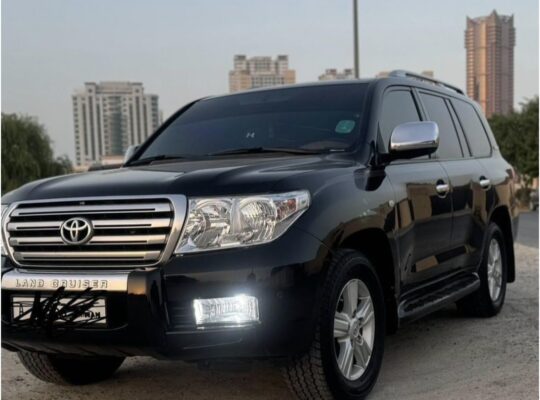 Toyota Land cruiser vxr 2011 in good condition