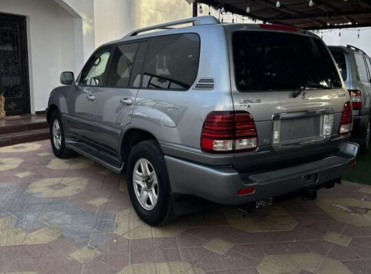 Lexus LX470 full option 2005 USA imported