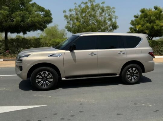 Nissan patrol base option 2022 Gcc for sale