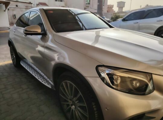 Mercedes GLC250 full option 2018 Gcc