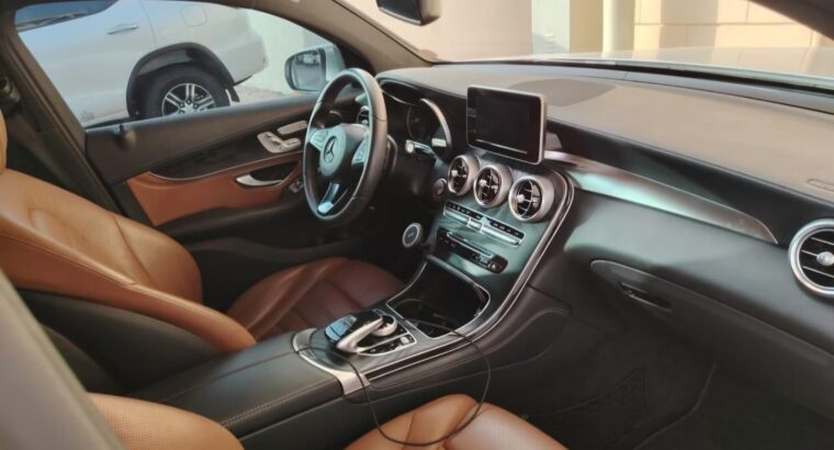Mercedes GLC250 full option 2018 Gcc