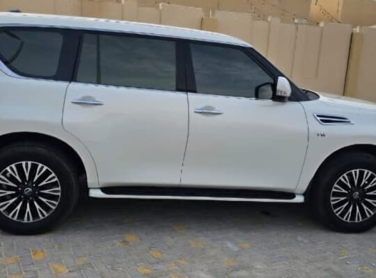 Nissan patrol LE 2019 Gcc full option for sale