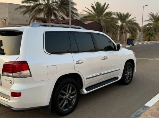 Lexus LX570 full option 2014 Gcc for sale