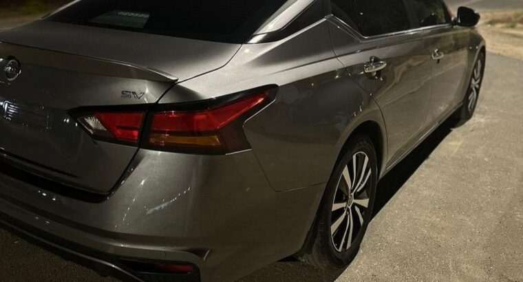 Nissan Altima SV 2021 full option USA imported
