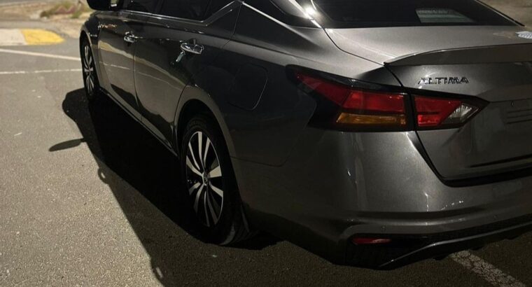 Nissan Altima SV 2021 full option USA imported