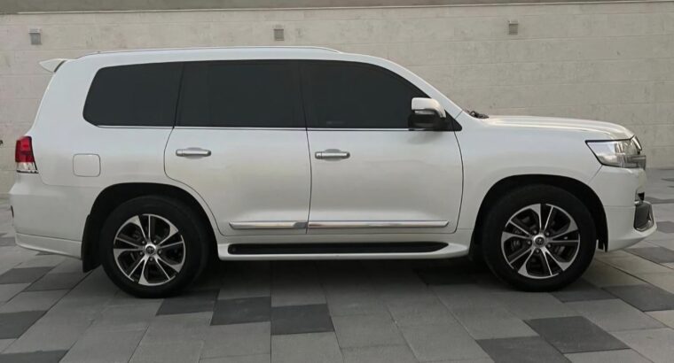 Toyota Land cruiser VXR 5.7 Gcc 2020 for sale