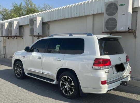 Toyota Land cruiser vxr 5.7 full option 2020 Gcc