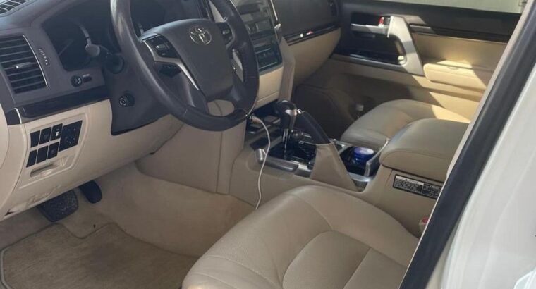 Toyota Land cruiser vxr 5.7 full option 2020 Gcc