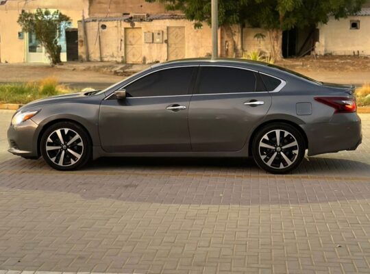 Nissan Altima SR full option 2018 USA imported