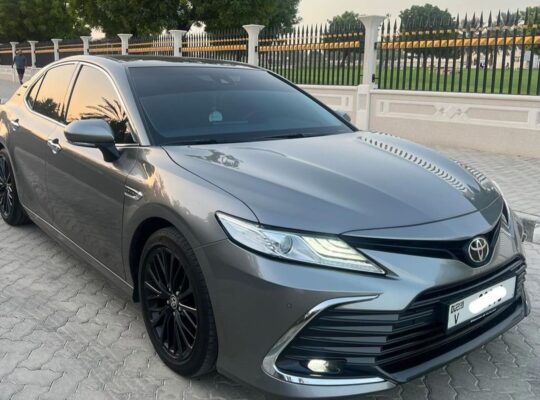 Toyota Camry 2024 Gcc fully loaded 40th for sale