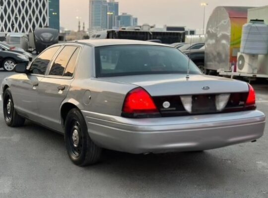 Ford crown Victoria 2011 USA imported police