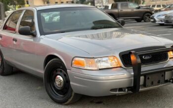 Ford crown Victoria 2011 USA imported police