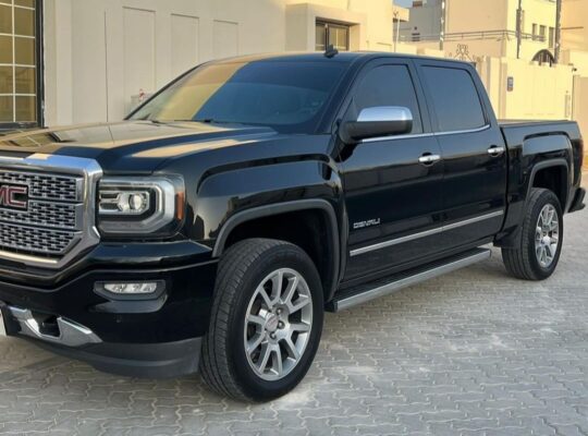 Gmc sierra Denali 2018 Gcc for sale