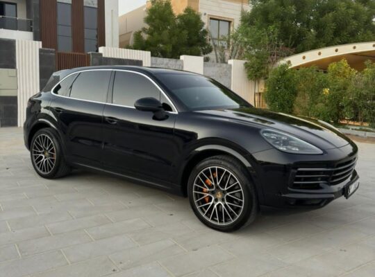 Porsche Cayenne S 2018 Gcc for sale