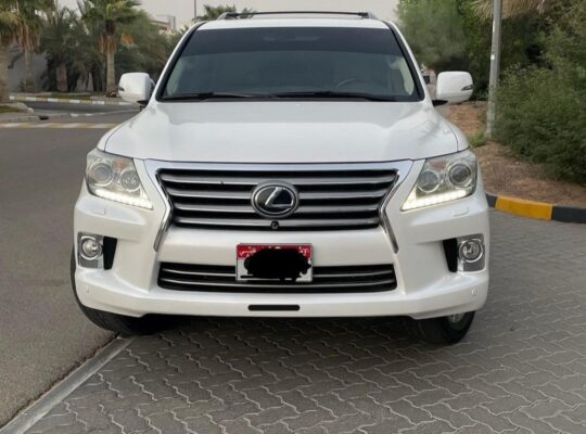 Lexus LX570 full option 2013 Gcc for sale