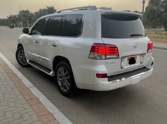 Lexus LX570 full option 2013 Gcc for sale