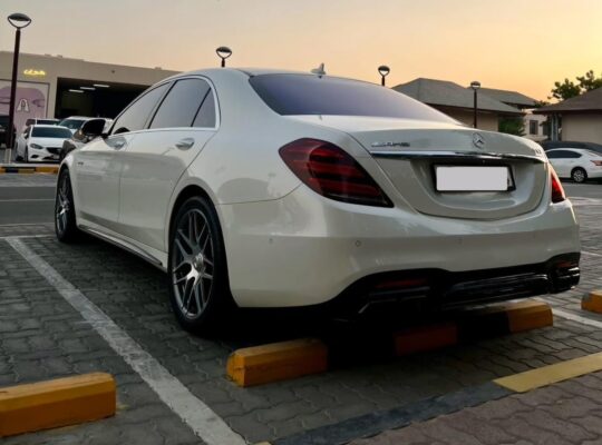 Mercedes S63 4matic 2018 Gcc for sale