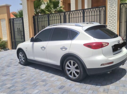 Infiniti QX50 full option 2014 Gcc for sale