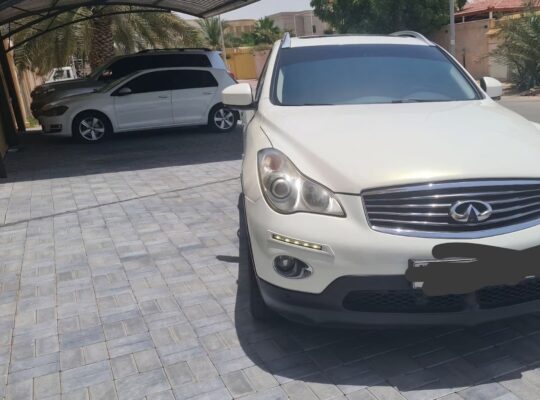 Infiniti QX50 full option 2014 Gcc for sale