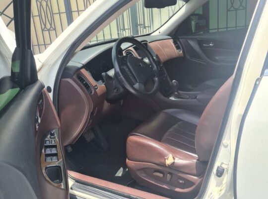 Infiniti QX50 full option 2014 Gcc for sale