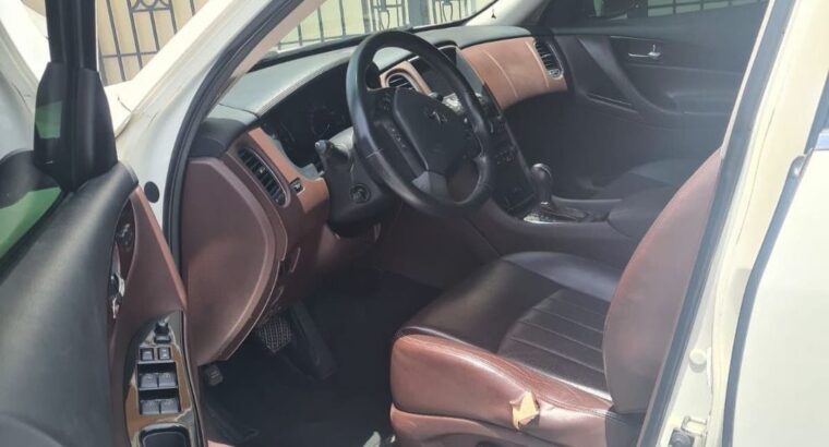 Infiniti QX50 full option 2014 Gcc for sale