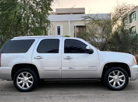 Gmc Youkon Denali 2013 Gcc full option for sale