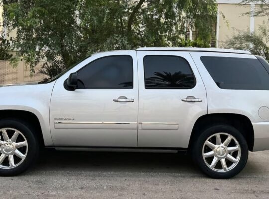 Gmc Youkon Denali 2013 Gcc full option for sale