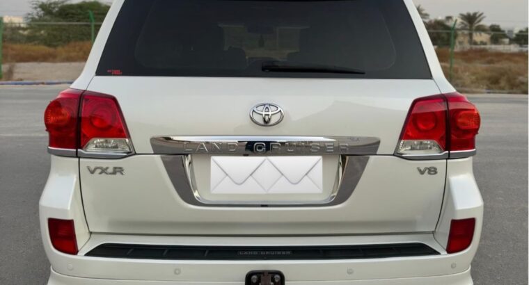 Land cruiser VXR 2013 Gcc full option