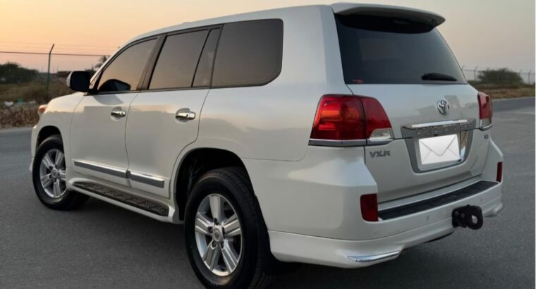 Land cruiser VXR 2013 Gcc full option