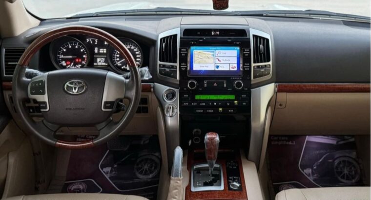 Land cruiser VXR 2013 Gcc full option
