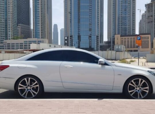 Mercedes E200 coupe 2014 Gcc for sale