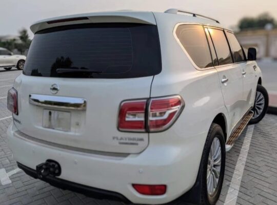 Nissan patrol platinum 2014 Gcc in good condition