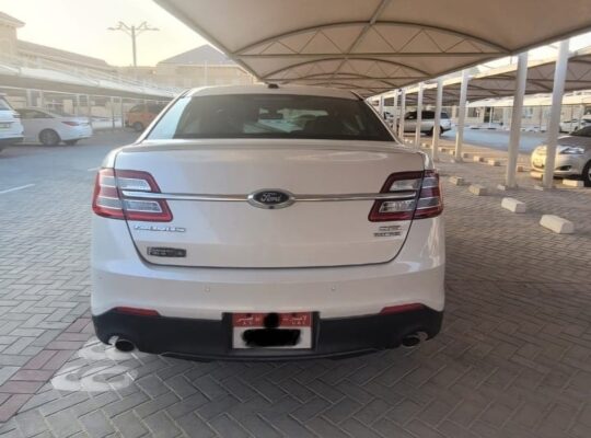 Ford Taurus SEL 2014 in good condition