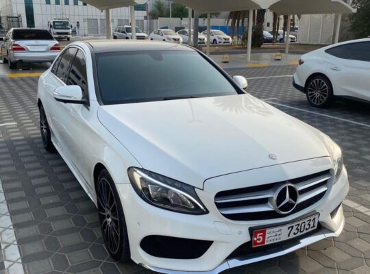 Mercedes C200 full option 2015 Gcc for sale