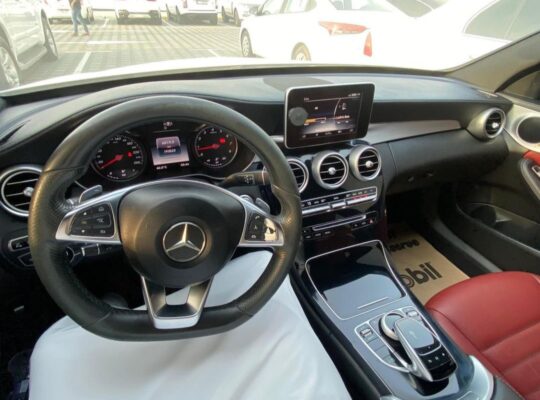 Mercedes C200 full option 2015 Gcc for sale