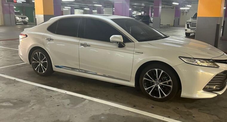 Toyota Camry hybrid 2019 Gcc for sale