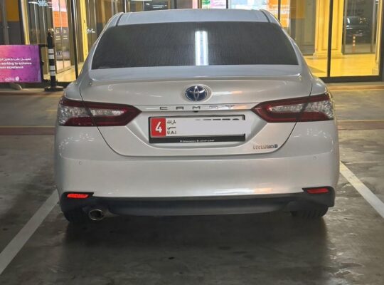 Toyota Camry hybrid 2019 Gcc for sale