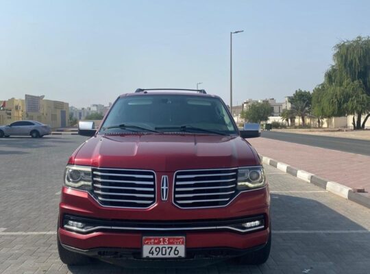 Lincoln Navigator full option 2015 in good conditi