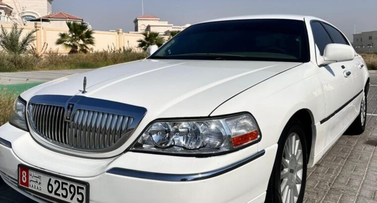 Lincoln Town car 2004 in good condition for sale