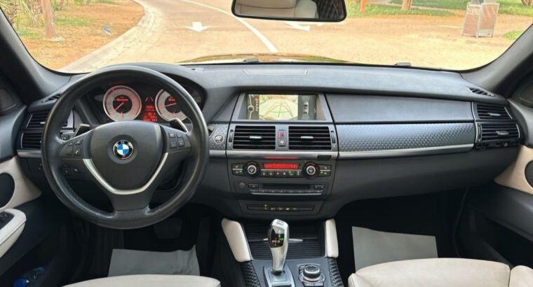 BMW X6 5.0 full option 2013 Gcc in good condition