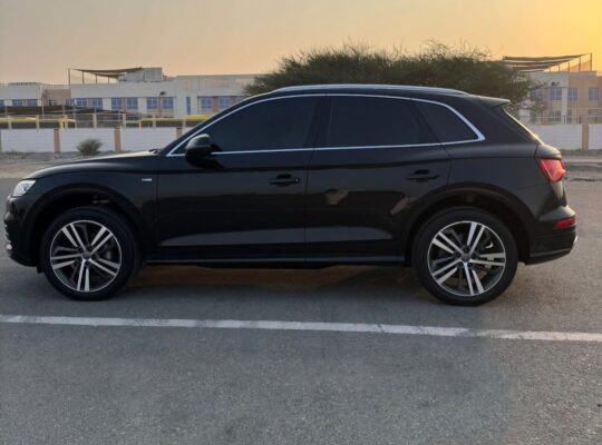 Audi Q5 full option 45 TFSI 2018 Gcc for sale