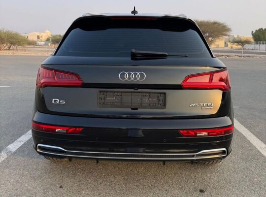 Audi Q5 full option 45 TFSI 2018 Gcc for sale