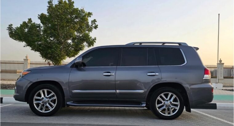 Lexus LX570 full option 2013 Gcc for sale