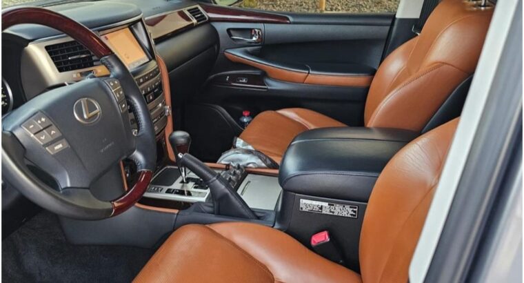 Lexus LX570 full option 2013 Gcc for sale