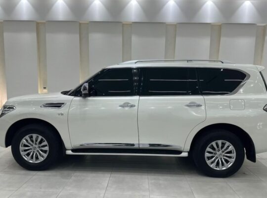 Nissan patrol mid option 2015 in good condition