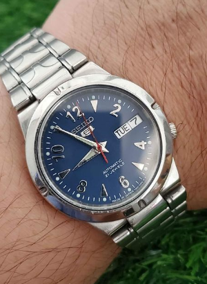 Seiko5 Automatic 7S26 caliber 21-jewel Blue dial F
