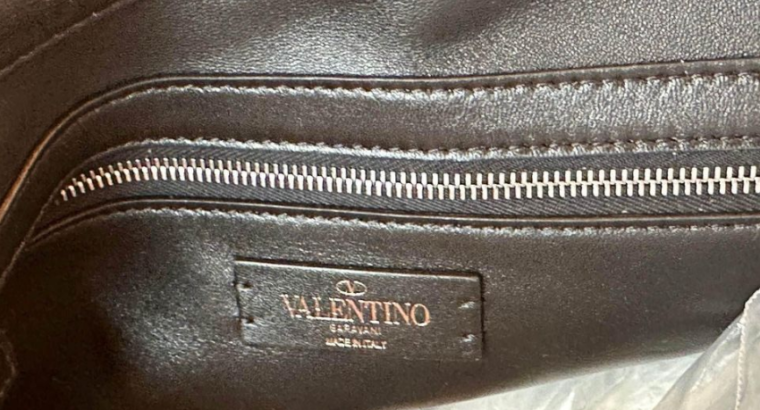 Velentino Garavani Medium Roman Stud Shoulder Bag
