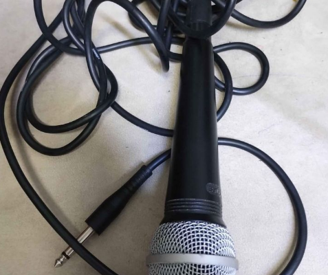 Shure 8700 mic with cable for sale